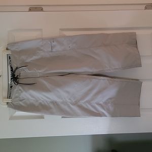 EUC North Face Capri Size 6